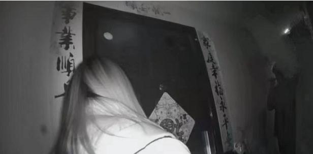 DƬ